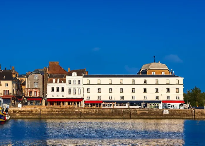 Best Western Le Cheval Blanc -Vue Sur Le Port-Plein Centre Ville Honfleur